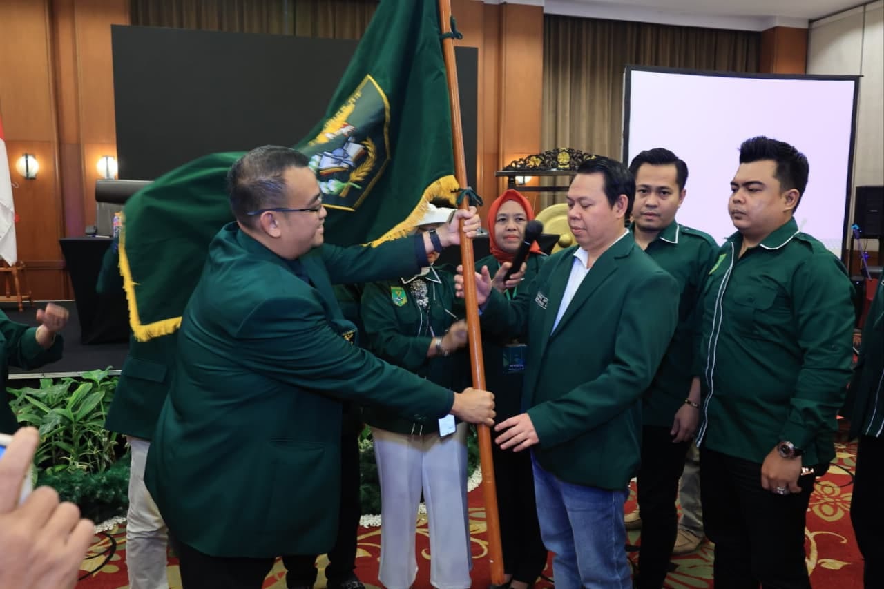 Sultan menyampaikan visi pembangunan daerah Sumbagsel — Foto: Radar Kaur